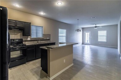 13551 Lawkland St, Horizon City, TX 79928 - photo 4