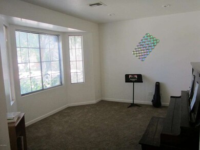 Den_Formal DR_Music Room