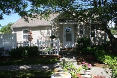 19 Mitchell Dr, Chicopee, MA 01022 - photo 2