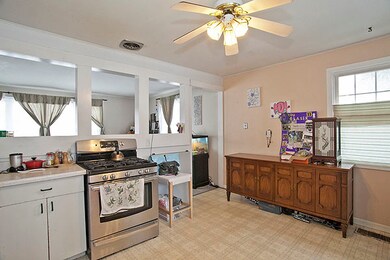 2304 Sigwalt St, Rolling Meadows, IL 60008 - photo 4