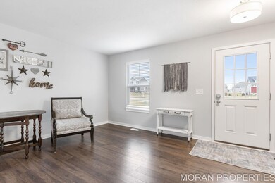 20-web-or-mls-3444 Sagecrest Dr, Hudsonv