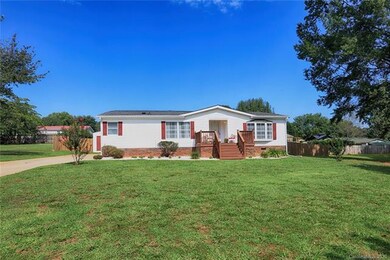 120 Teak Dr, Statesville, NC 28625 - photo 2