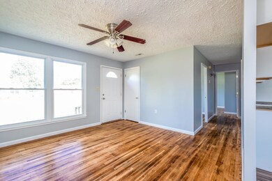 9107 New Maple Rd, Louisville, KY 40229 - photo 2