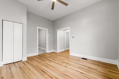 001_221_K 499 E Hinman Ave001