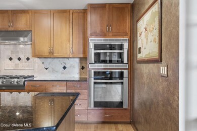 8-web-or-mls-601-e-front-ave-1004(1)