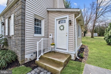 1506 Stirling St, Coatesville, PA 19320 - photo 3