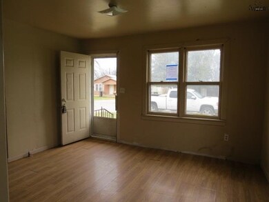 1327 35th St, Wichita Falls, TX 76302 - photo 2