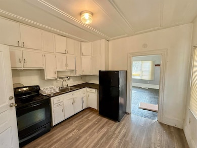 1138 W Oregon St, Lapeer, MI 48446 - photo 6