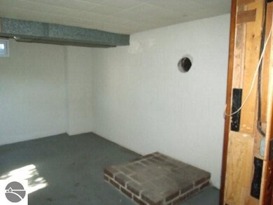 514 W Main St, Hale, MI 48739 - photo 4