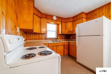 312 Williamette Ave, Lincoln, IL 62656 - photo 6