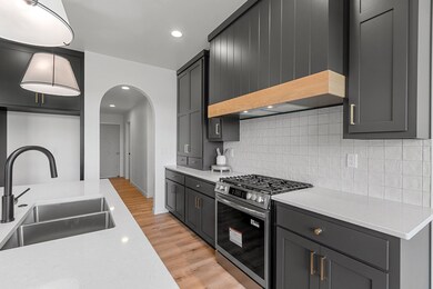 4036 Antwerp Ave, Howard, WI 54313 - photo 5