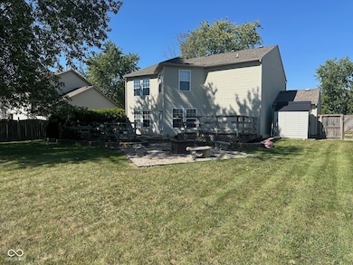 10671 Pleasant View Ln, Fishers, IN 46038 - photo 2