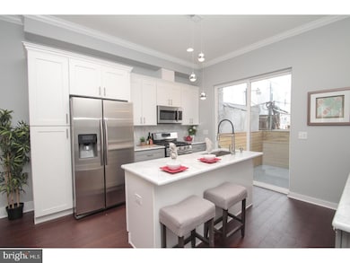 2338 Reed St, Philadelphia, PA 19146 - photo 6