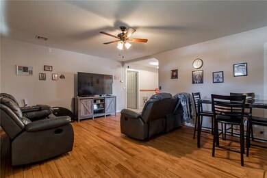 211 Marna Lynn Dr, Prairie Grove, AR 72753 - photo 4