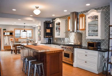 624 W 9th St, Cedar Falls, IA 50613 - photo 5