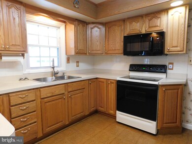 712 N Woodward Dr, Essex, MD 21221 - photo 6