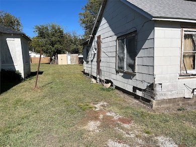 612 W 5th St, Ada, OK 74820 - photo 4