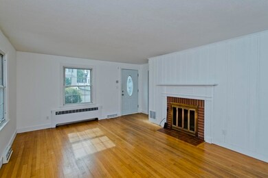 27 Brighton St, Springfield, MA 01118 - photo 6