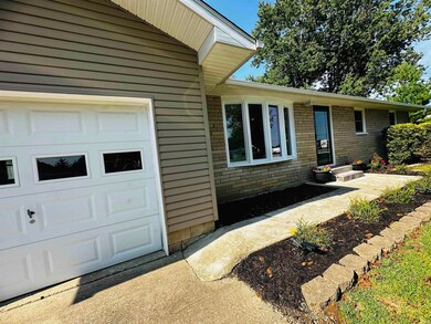 122 E Burrell St, Odon, IN 47562 - photo 3