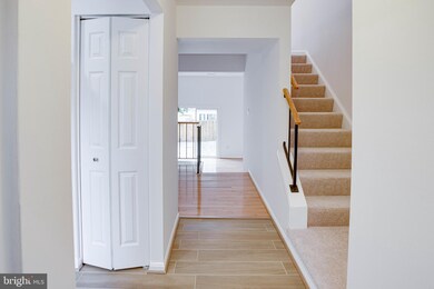 1985 Mayflower Dr, Woodbridge, VA 22192 - photo 2