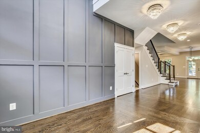 2136 Emilys Ln, Falls Church, VA 22043 - photo 3