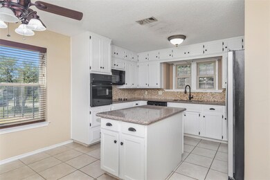 713 Toni Dr, Hurst, TX 76054 - photo 4