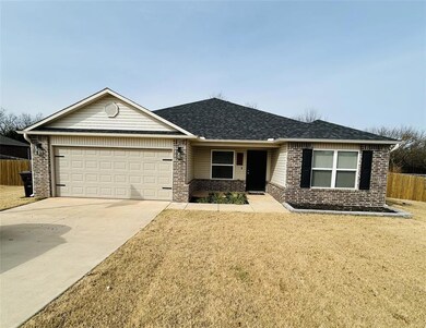 5668 Bent Creek Rd, Shawnee, OK 74804 - photo 3