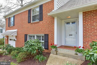 825 Elaine Ct, Alexandria, VA 22308 - photo 3