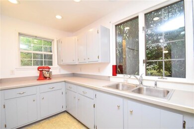 6765 Saint Peters Rd, Macungie, PA 18062 - photo 7