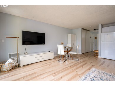 100 Kerr Pkwy unit 19, Lake Oswego, OR 97035 - photo 5