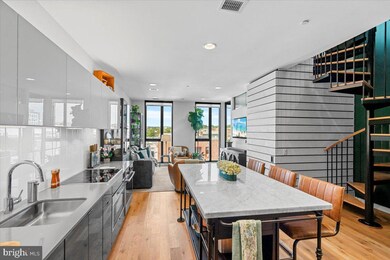 Chapman Stables unit 526, Washington, DC 20001 - photo 4