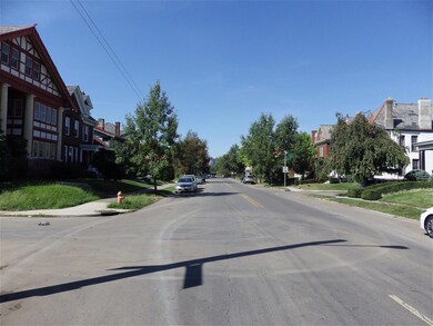 987 Bryden Rd, Columbus, OH 43205 - photo 6