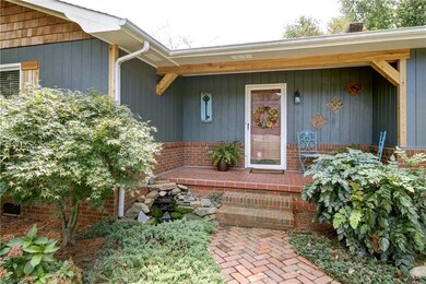 2908 Eastway Dr, Statesville, NC 28625 - photo 2