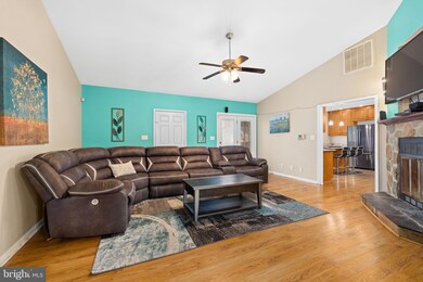 10715 Holleybrooke Dr, Spotsylvania, VA 22553 - photo 7