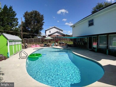 1517 Durwood Dr, Reading, PA 19609 - photo 7