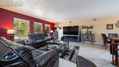 Spacious living room