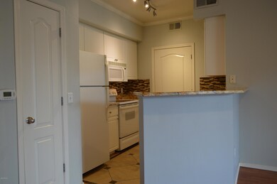 Biltmore Square Apartments unit 308, Phoenix, AZ 85016 - photo 4