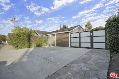 11700 Huston St, Los Angeles, CA 91607 - photo 3