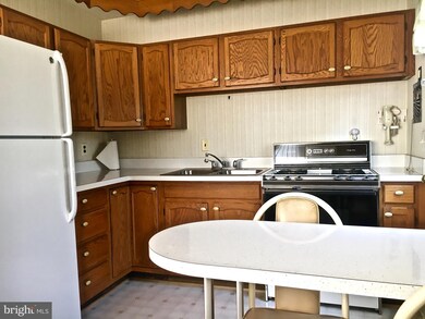 3129 Cresson Ave, Windsor Mill, MD 21244 - photo 4