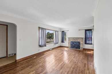 1351 3rd St E, Saint Paul, MN 55106 - photo 7