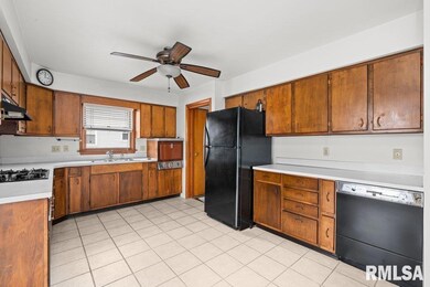 2127 Jefferson Ave, Davenport, IA 52803 - photo 5