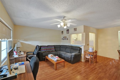 122 Oakridge I unit 122, Deerfield Beach, FL 33442 - photo 4