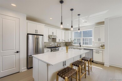 11008 E Hinsdale Cir, Centennial, CO 80112 - photo 3