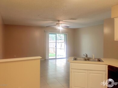 4542 Melissa Ct W, Jacksonville, FL 32210 - photo 7