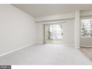 13 Mahogany Dr, Burlington, NJ 08016 - photo 4