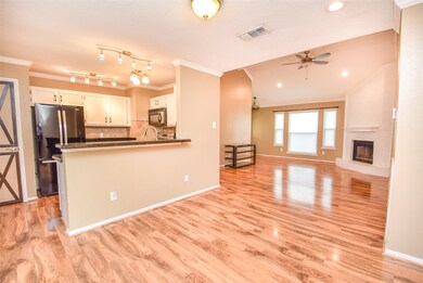 3108 Wood Fox Dr, Alvin, TX 77511 - photo 6