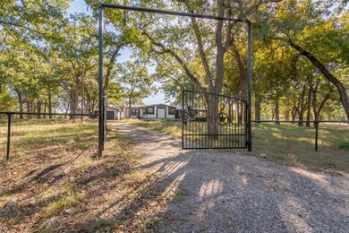 781 Eastern Valley Ln, Whitesboro, TX 76273 - photo 2