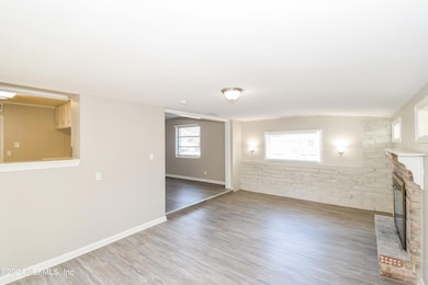 6238 Green Pine Ln, Jacksonville, FL 32277 - photo 3