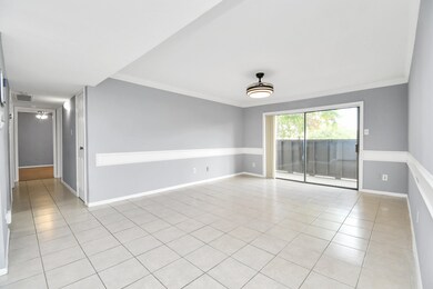 3065 Walnut Bend Ln unit 21, Houston, TX 77042 - photo 5
