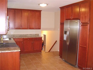 Note the 2 pantries beside the refrigerator-tons o